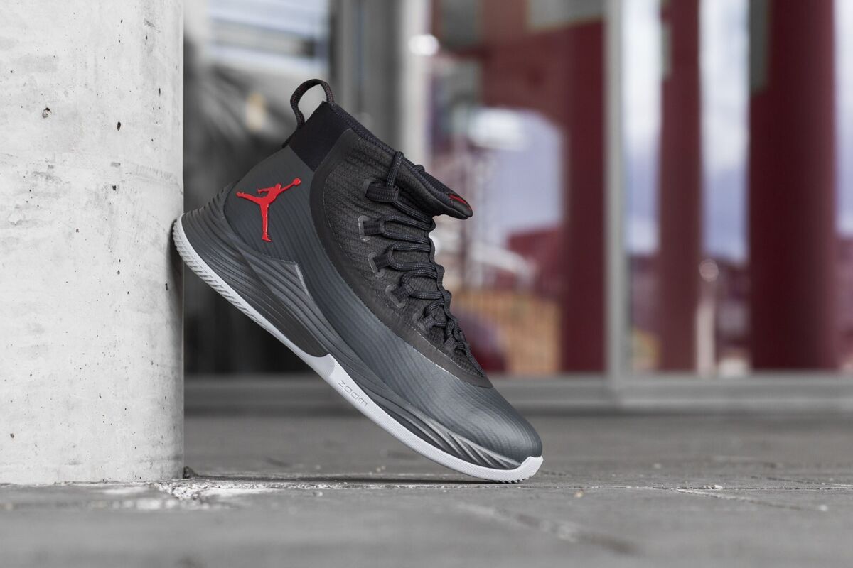 Nike Air Jordan Ultra Fly 2 Mens 11 Black Red Basketball Nike Air Jordan Ultra Fly 2 Mens 11 Black Red Basketball