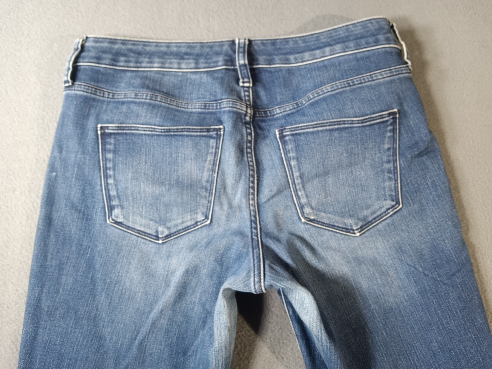 Universal Thread Women's Jeans Mid Rise Skinny Size 6/28R Distressed Blue