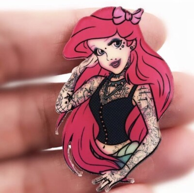 Broche Pin-up Rétro En Acrylique - Style Ariel Tattoo, Look Biker Rock'n'roll