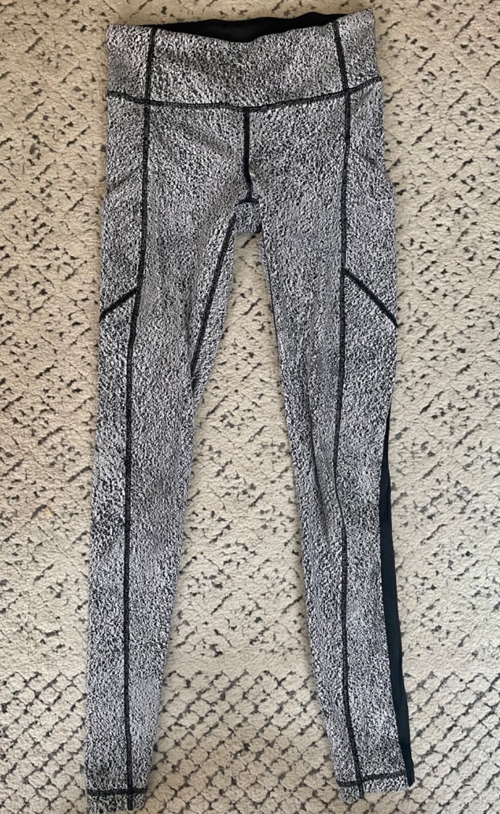 Lululemon Black & White / Solid Black  Accent  Wo… - image 1