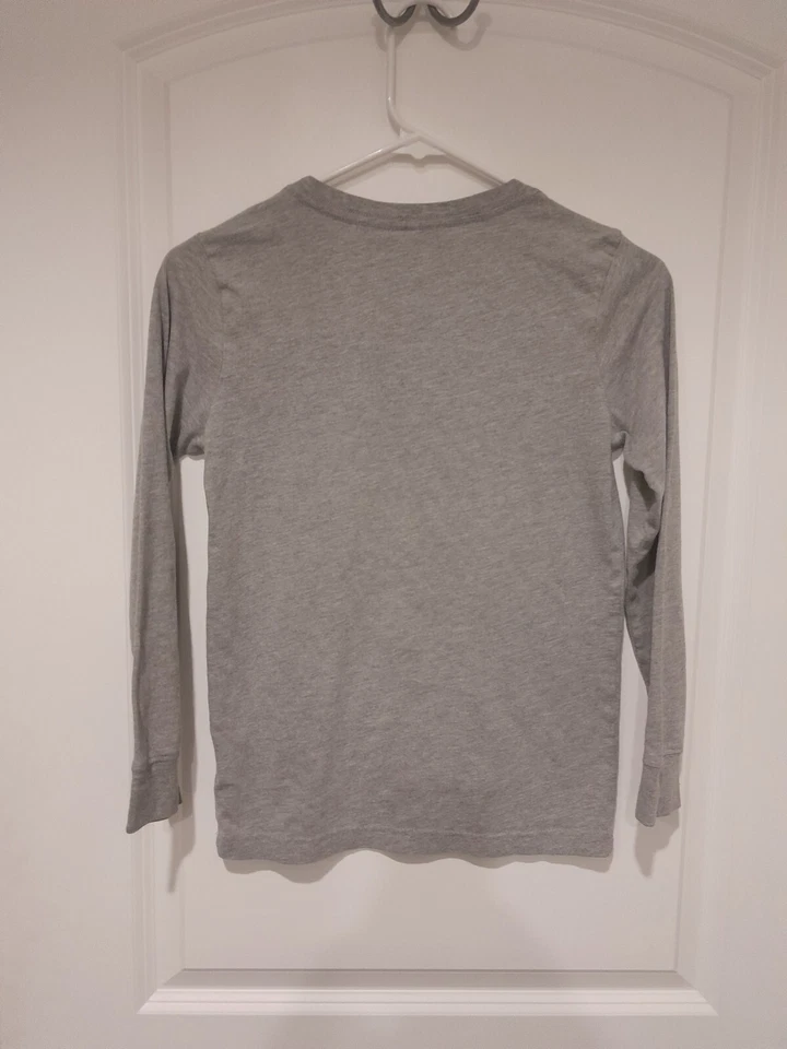 Nike Air Jordan Boys T-shirt Size Medium Gray Long Sleeve Sneakers - Image 4 of 4
