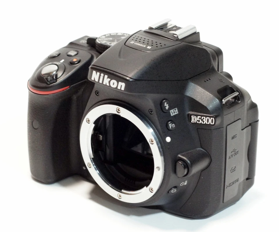 Nikon D5300 24.8 MP DSLR Body Only 7K Shutter Count - Image 4 of 4