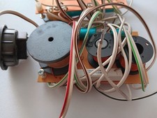 Lautsprecher Weichen Magnat ,3Wege, verkabelt mit der Anschlussklemmen.