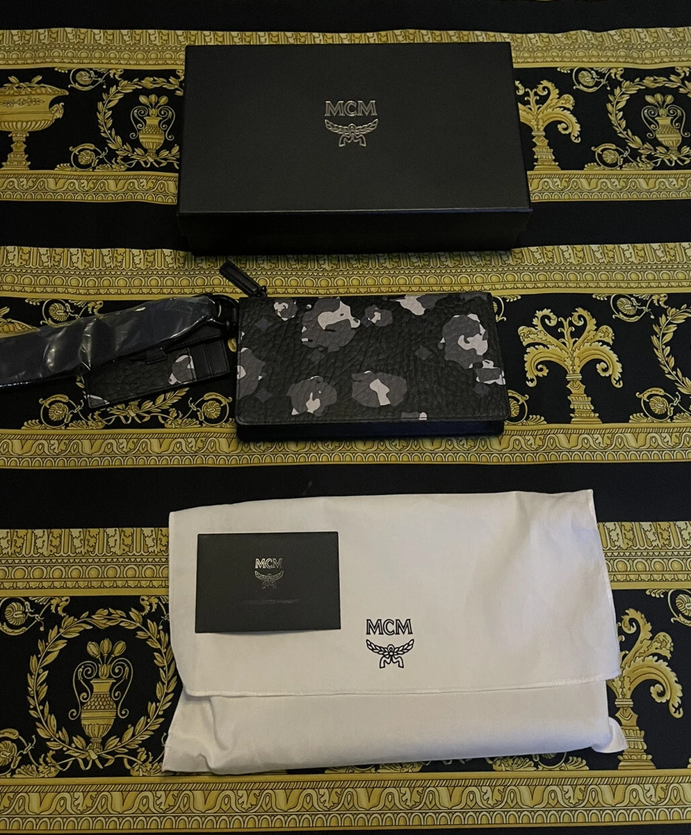 100% AUTHENTIC NEW MCM BLACK CAMO VISETOS ORIGINAL LOGO  POUCH/WRISTLET/CLUTCH | eBay