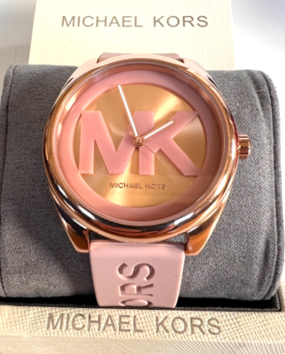 MICHAEL KORS MK7139 Janelle Rose Gold-Tone/Pink MK Logo Dial Watch