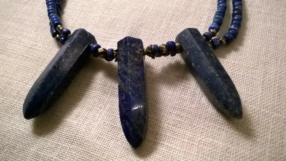 Collana di LAPISLAZZULI Blu notte con Esclusiva Pirite Dorata e Argento 925 - Immagine 2 di 4