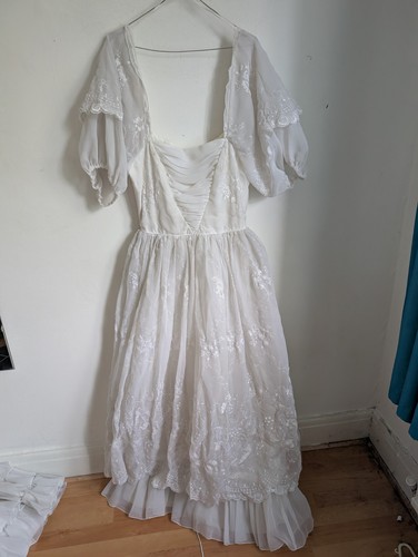 Vintage Ellis White Chiffon Embroidered Puff Sleeve Dress Size 14 (T37) - 第 1/11 張圖片