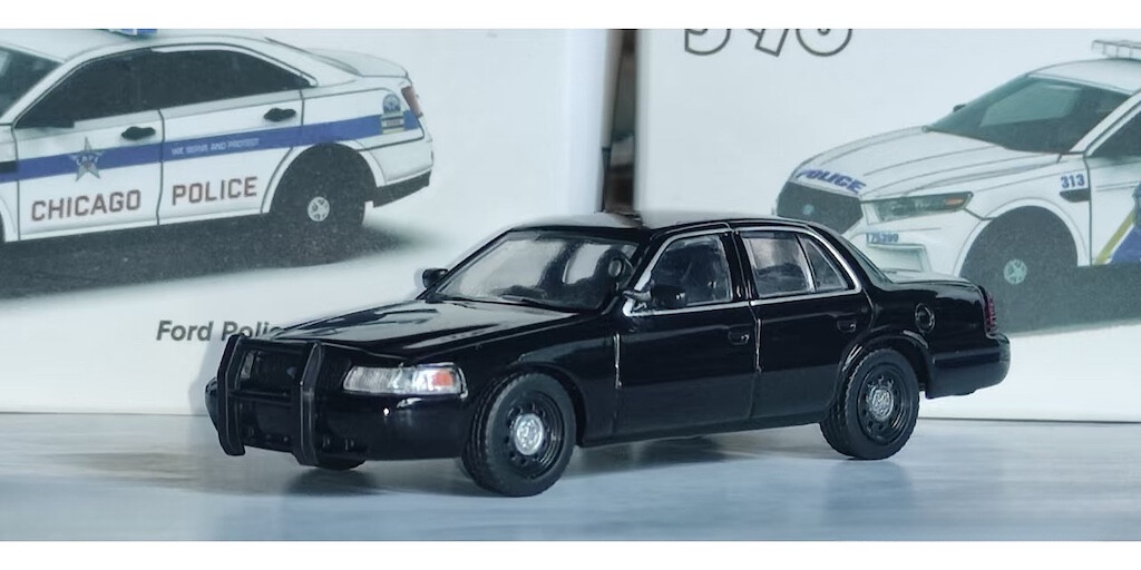596 1:64 Black CV CROWN VICTORIA Sedan Police Model Diecast Metal Car