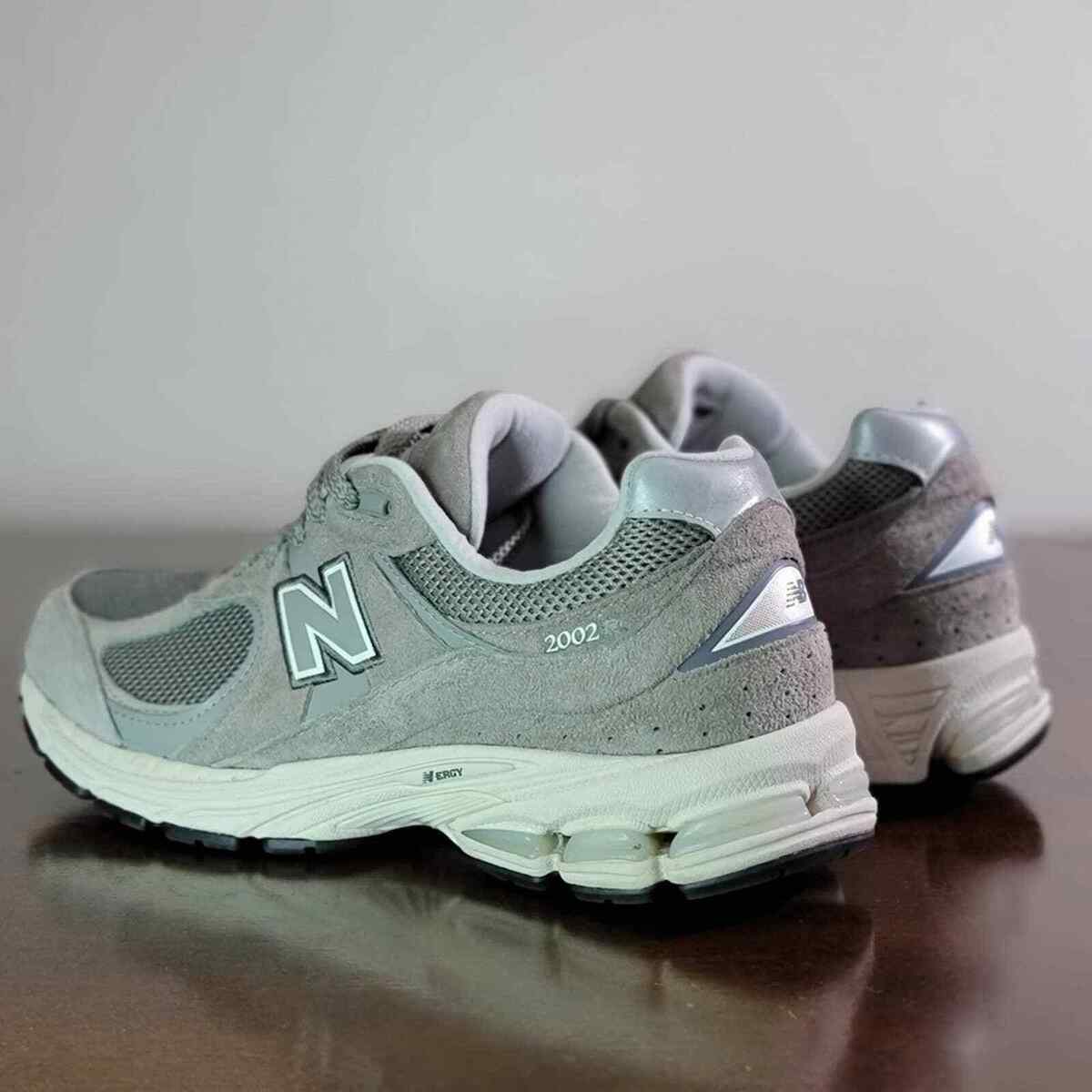 New Balance 2002R Marblehead Light Aluminum ML2002RC Suede Leather Men's 9.5