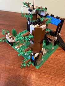 LEGO System Castle Dark Forest Fortress 6079 Incomplete 1996  All Minifigures