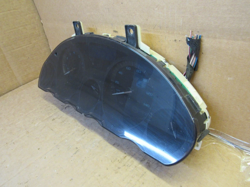 Buick Enclave 2008 2009 2010 2011 2012 velocímetro calibre clúster sin usar millas Foto 3 de 4