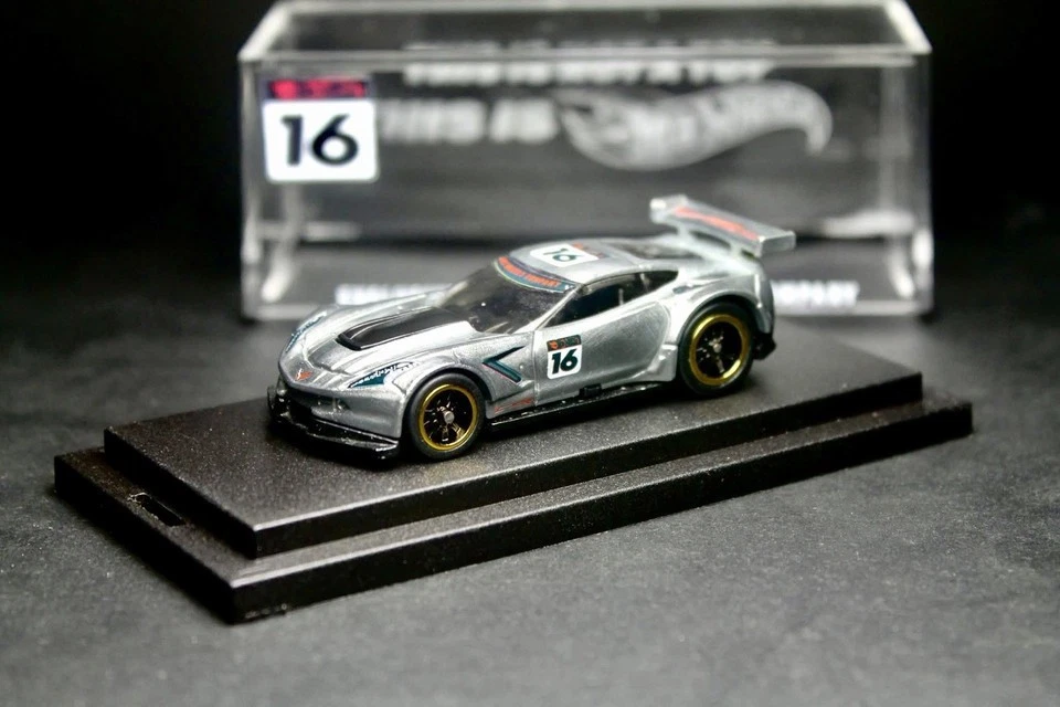 Corvette C7.R Zamac Hot Wheels hecho a medida con vitrina Foto 3 de 4