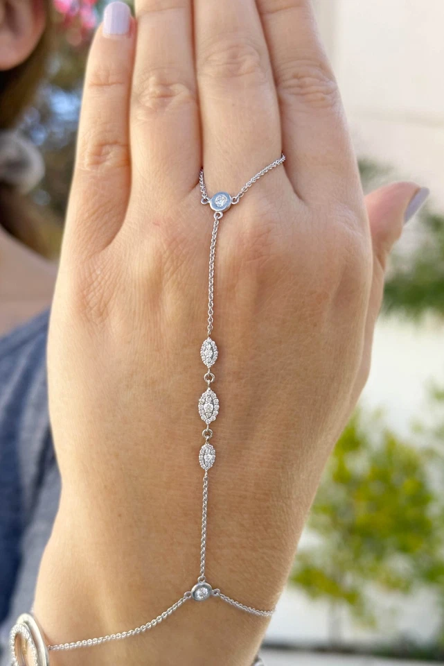 Brazalete de dedo de oro blanco de 14K anillo de diamantes de laboratorio brazalete de cadena 0,85 ctw Foto 3 de 4