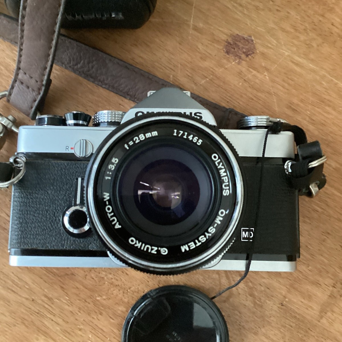 OLYMPUS OM - 1 MD # 298016 Lens G.ZUIKO AUTO-W 1:3.5 F=28mm