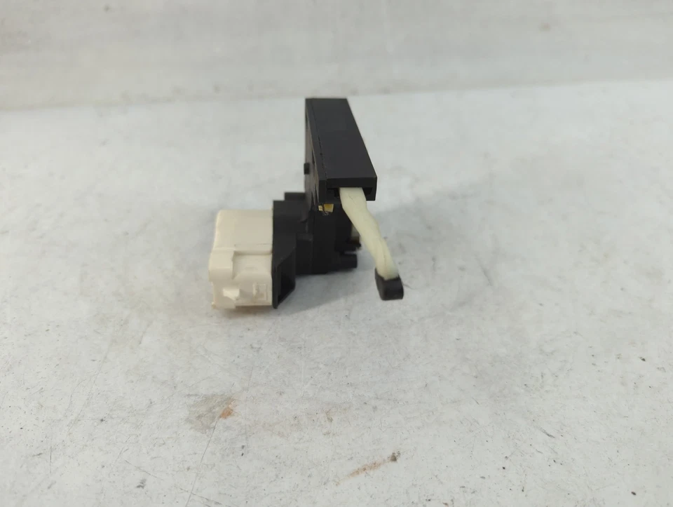 Actuador de bloqueo izquierdo Buick Park Avenue 2003 conductor delantero negro BCUL5 Foto 3 de 4