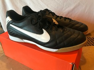 indoor soccer shoes size 13
