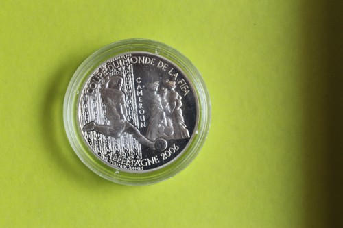 2004 CENTRAL AFRICAN COUNTRIES 1000 FRANCS SILVER PROOF COIN - Picture 2 of 2