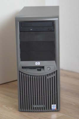 HP Server mit Windows XP Intel Pentium 4 - 2,8 GHz/ 4 GB DDR/Floppy/ 120 GB HDD