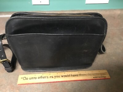 COACH Vintage 032-0142 Black Leather Shoulder Crossbody Bag Purse