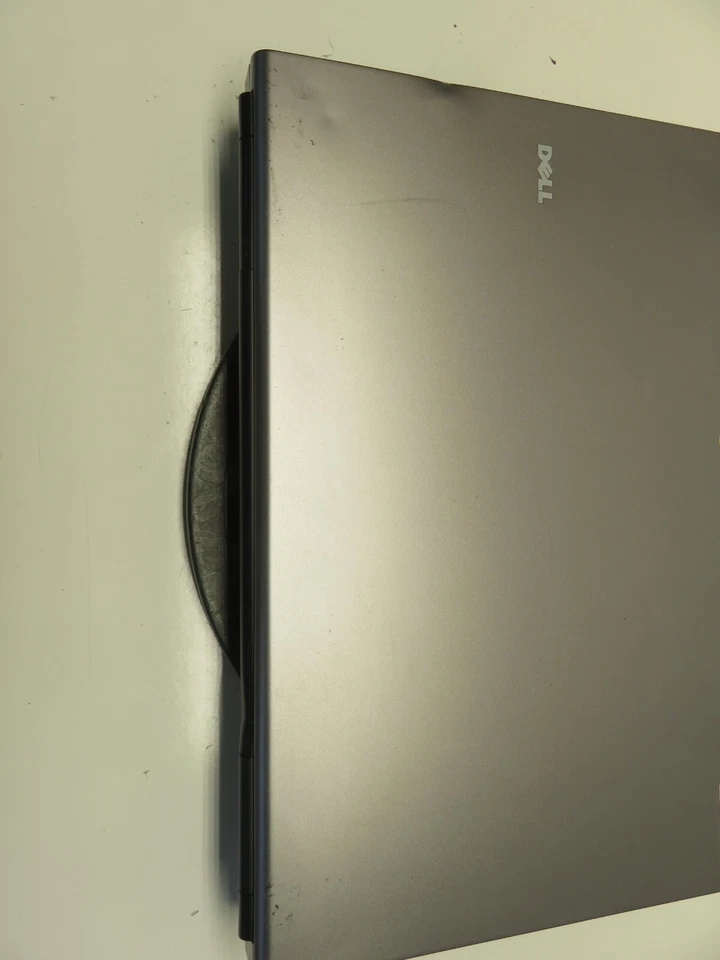 Dell Precision M6400 Intel Core 2 Duo 2 GB Ram 500 GB HDD Windows XP sin batería Foto 3 de 4