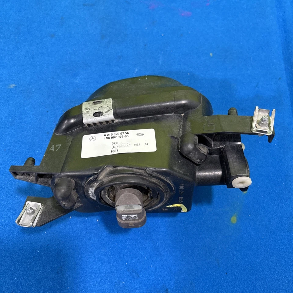 01-04 Mercedes W215 CL500 SLK32 AMG Front Left Side Fog Light 2158200756 OEM - Image 2 of 4