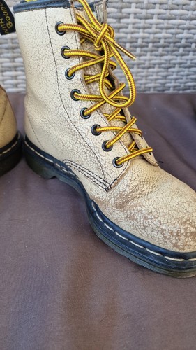 Vintage Doc Martens 1460 Women’s Boots UK 6 Crackled Cream Leather – Rare Style - Picture 7 of 10