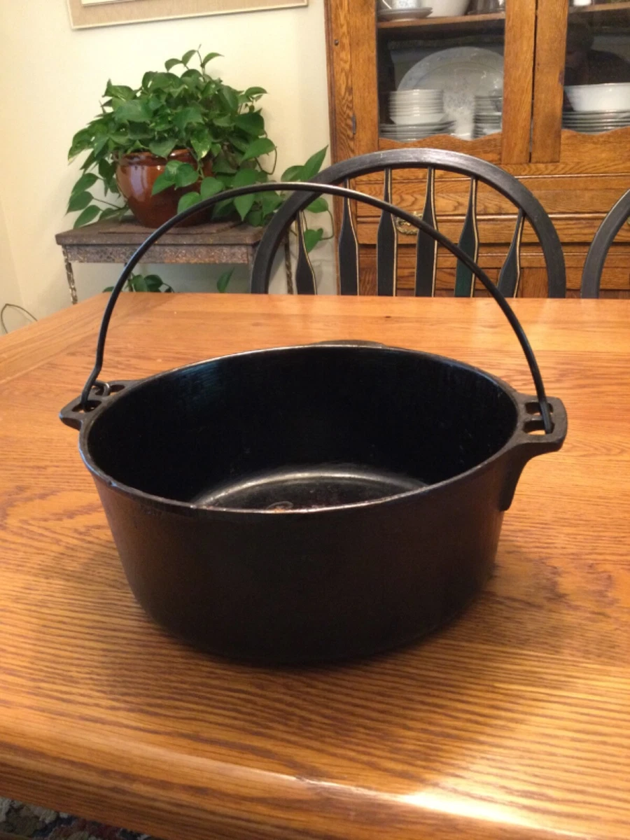 Vintage Unmarked Wagner Ware 5 Qt. Cast Iron Dutch Oven With No Lid