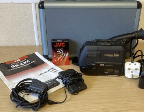 JVC GR-AX5E VHSC Video Movie Camera With Hard Case, Faulty - Afbeelding 1 van 19