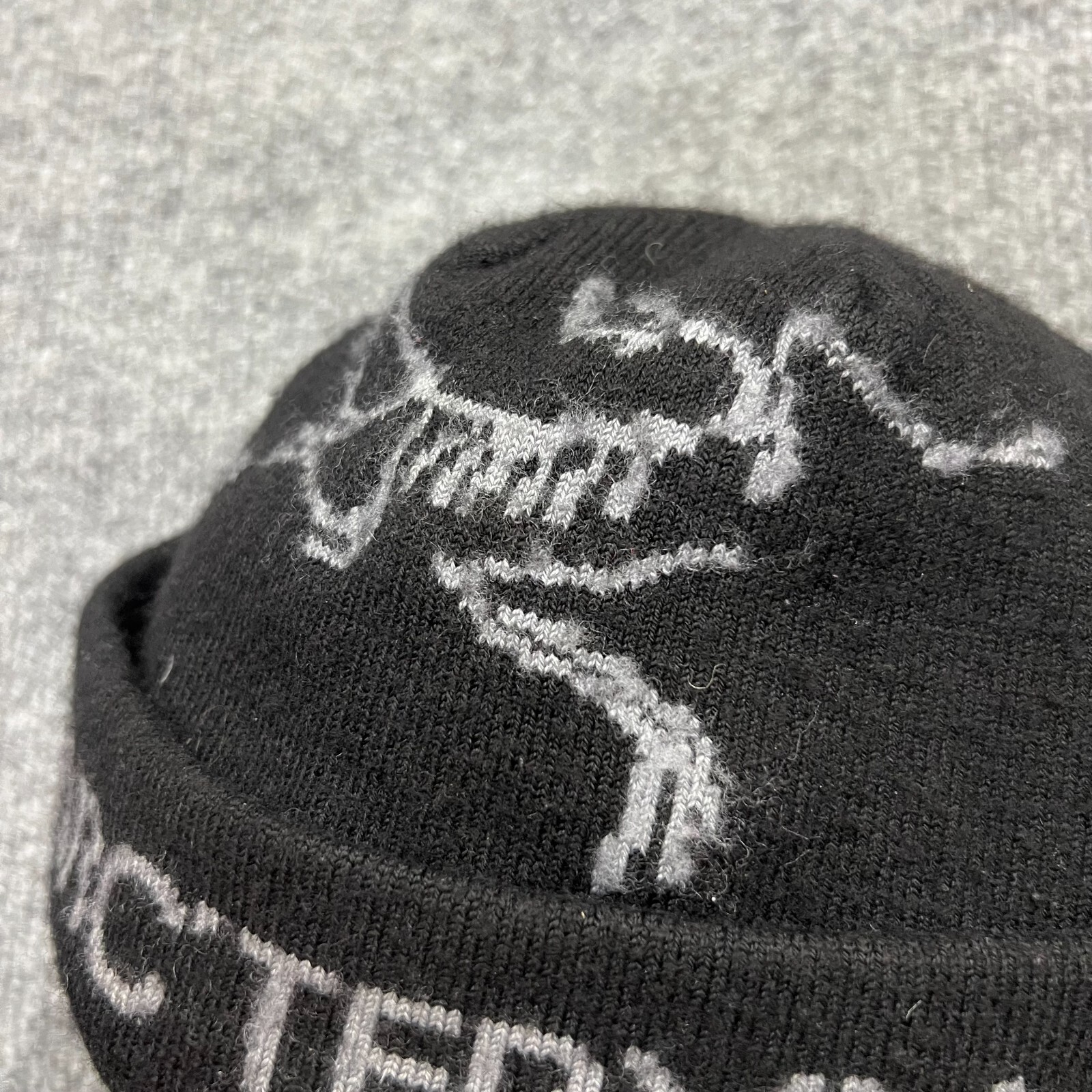 Cappello Arc'Teryx Rolling Word berretto adulto taglia unica nero bianco misto lana RARO