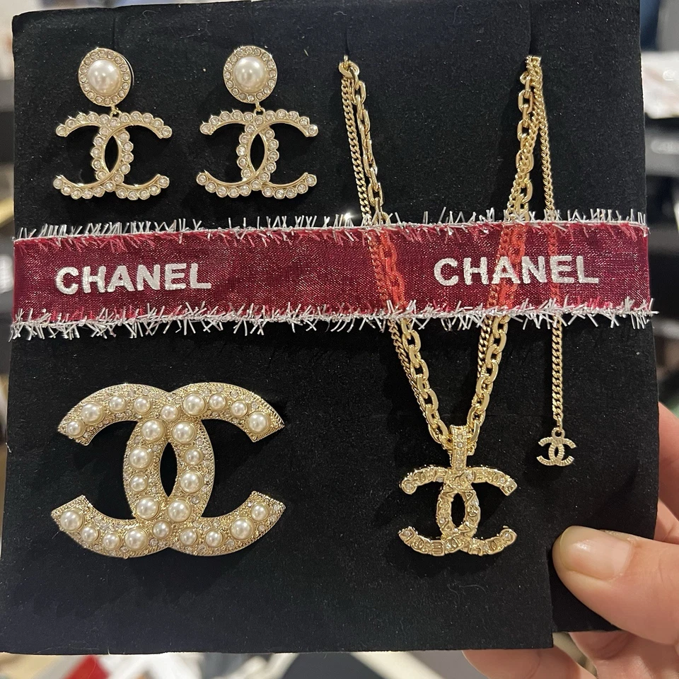 chanel perfume Novelty VIP Gift Earring Jewellery Set New Pearl Gold - image 3 of 4