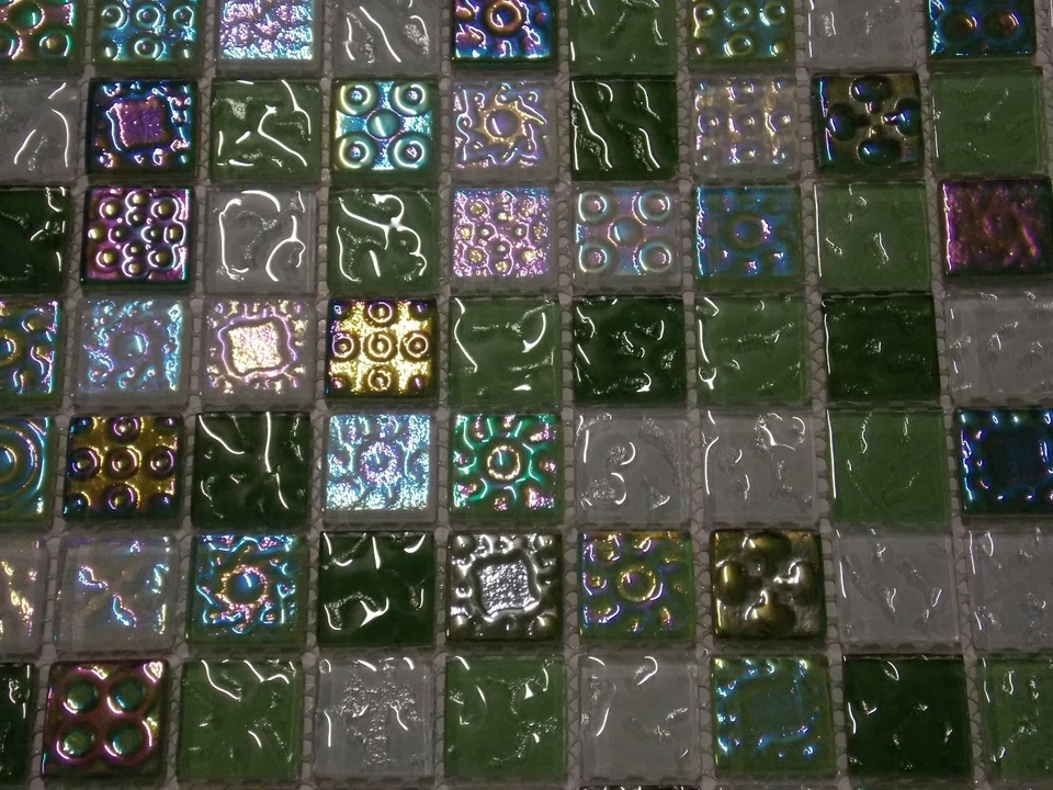 1 qm Glasmosaik Mosaik Fliese grün hellgrün dunkelgrün weiß perlmutt effekt  - Bild 3 von 4