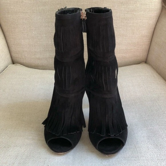 Botas de tornozelo Gucci Becky camurça preta biqueira aberta franja couro 36,5 EUA 6,5 - Imagem 2 de 4