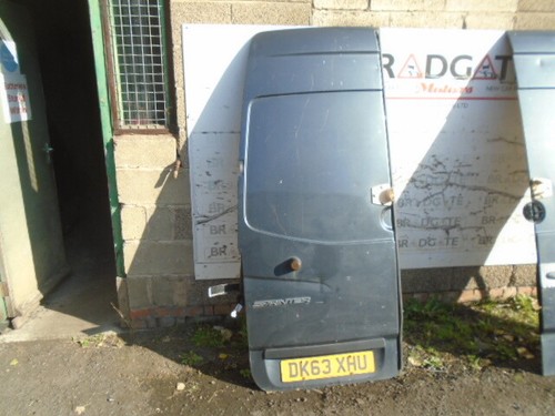 MERCEDES SPRINTER 313 CDI MWB DOOR - BARE (REAR PASSENGER SIDE) 2009-2016 GREY - Picture 3 of 9