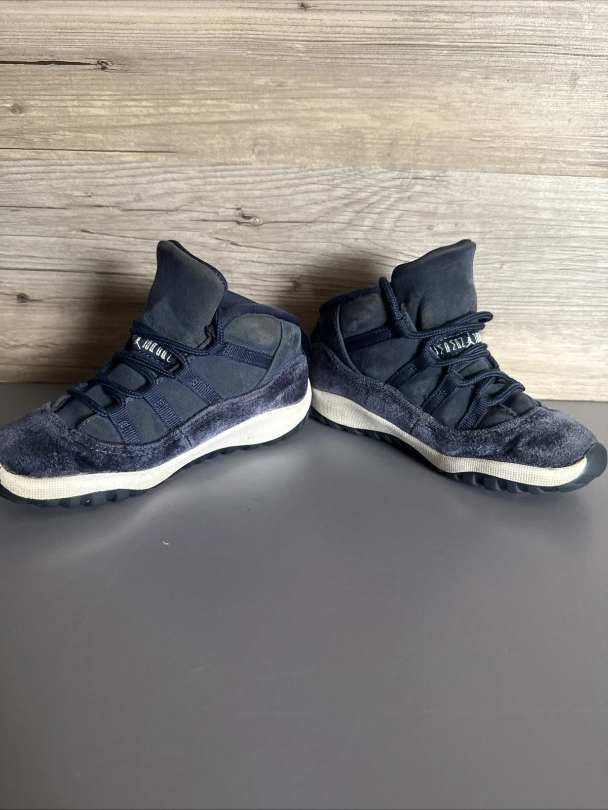 Air Jordan 11 Sneakers Bambino 10c Retro Midnight Navy Velluto DO385 441