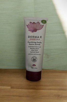 DERMA E Purifying Daily Facial Detox Scrub with Activated Charcoal and Algae