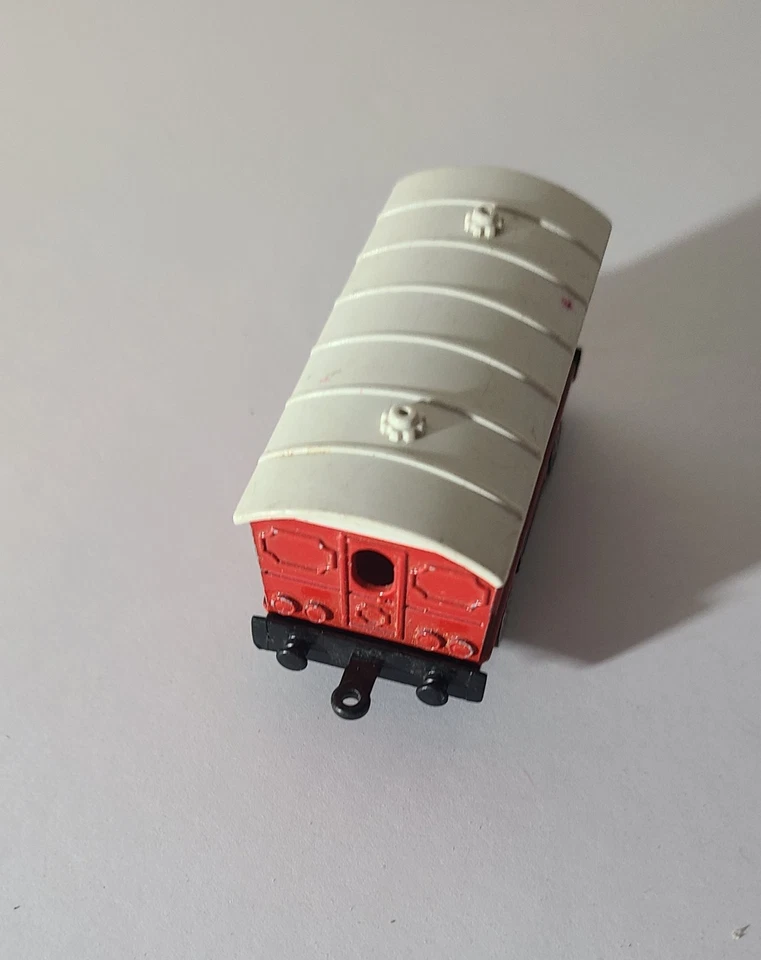 Vintage MAJORETTE Passenger Car Diecast France ECH 1/87 - Image 4 of 4