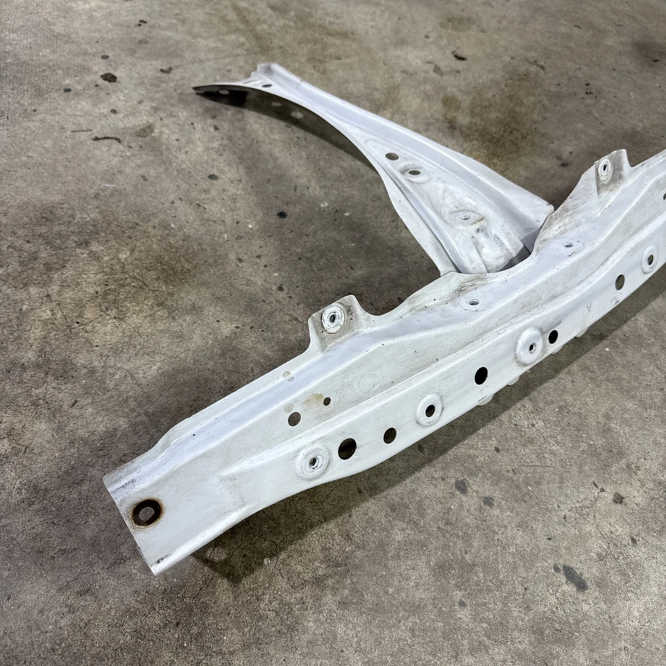 Subaru BRZ 2013-2019 soporte radiador capó pestillo montaje T soporte barra marco Foto 3 de 4