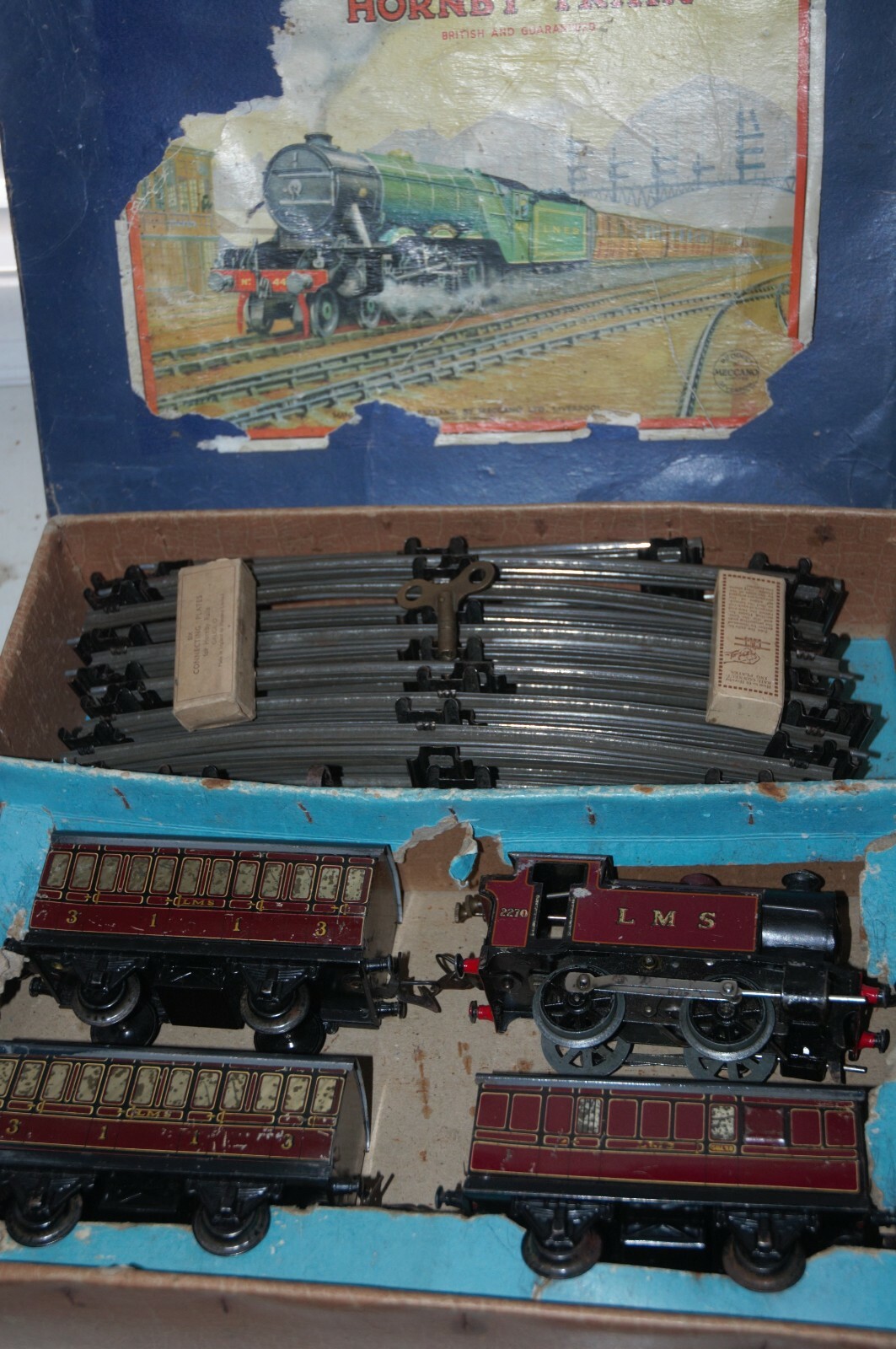 hornby james passenger train set