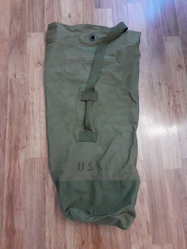 Vintage Original 1975 USAF Militär olivgrün Canvas große Reisetasche mit Riemen - Bild 1 von 8