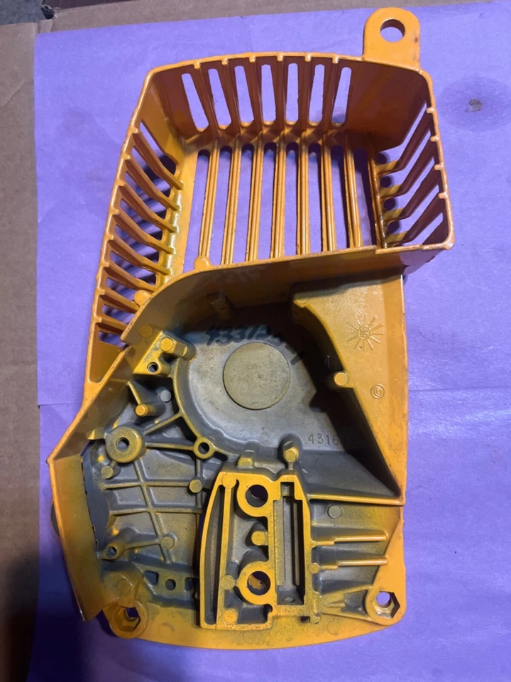 NOS oem poulan,Pioneer,partner vintage chainsaw clutch cover Chainsaw c56 - Image 2 of 2