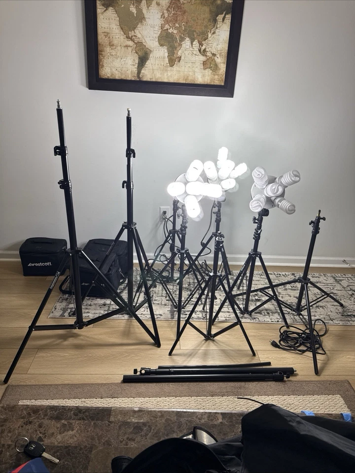 Westcott Lote Básico Bolsa Trípodes D5 Iluminación 3 Softbox Alzo Digital 45W Bombillas Foto 2 de 4