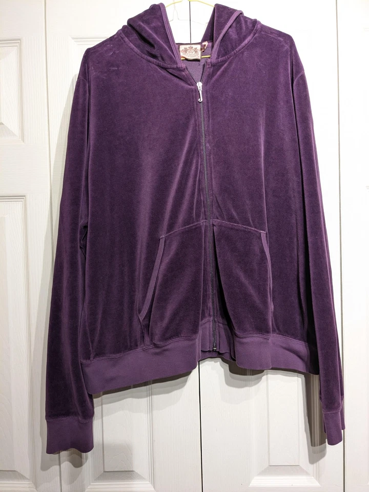 Chaqueta con Capucha Juicy Couture De Colección para Mujer 2X Púrpura Terciopelo Cremallera Cresta Dorada Gráfico Foto 2 de 4
