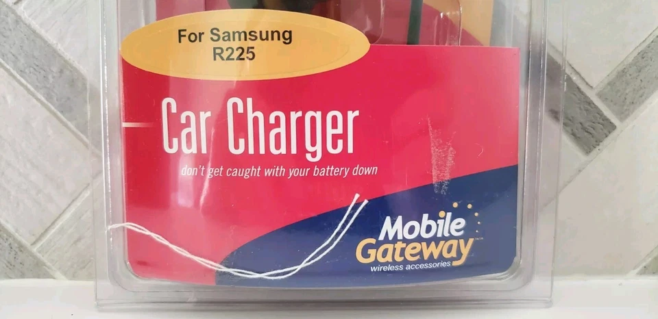 Cargador Coche Celular para Samsung R225, Mobile Gateway Marca, NUEVO Nunca Abrido Foto 2 de 4