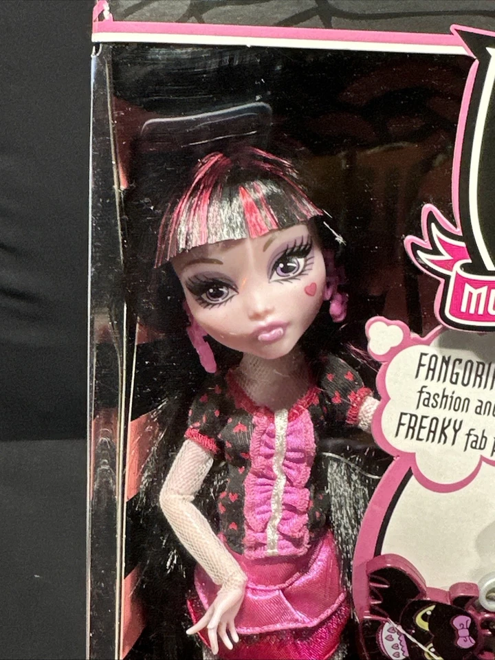 MONSTER HIGH KILLER STYLE DAY AT THE MAUL DRACULAURA DOLL MATTEL - Image 2 of 4
