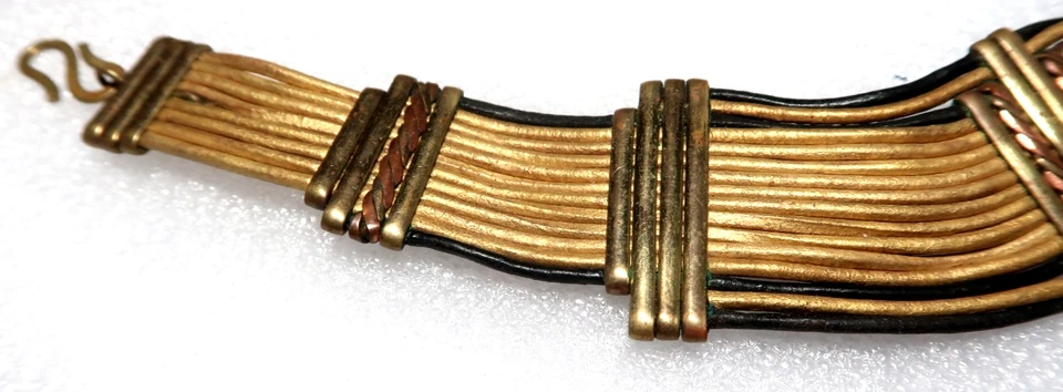 VINTAGE ALEXIS KIRK EGYPTIAN BLACK LEATHER COPPER BRASS NECKLACE COLLAR CHOKER - Image 4 of 4