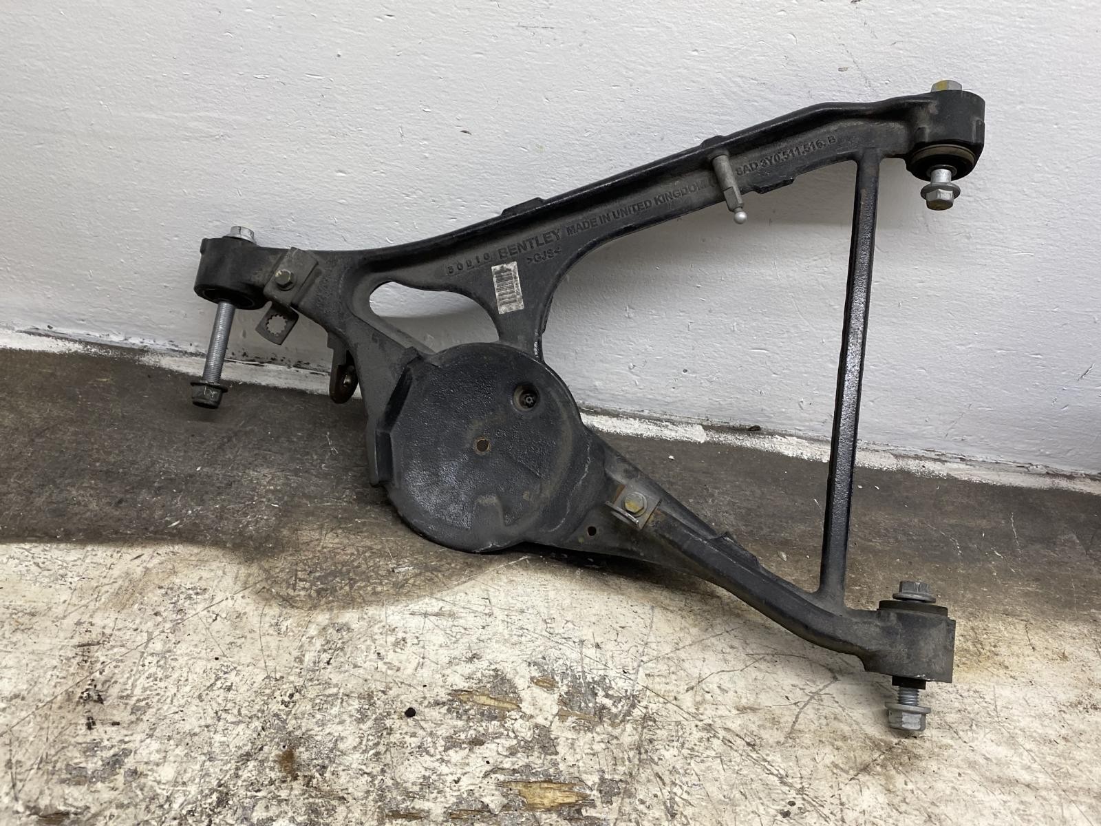 Bentley Mulsanne 2010-2020 Rear Right Lower Track P/N 3Y0511516