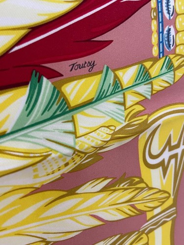 Hermes Danse Pacifique Silk 90cm New Feathers and Shells Dusty Rose NIB - Picture 4 of 8