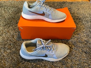 nike white shoes with black swoosh