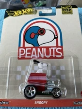 HTF Hot Wheels Premium (2025) Pop Culture Peanuts SNOOPY w/Real Riders!