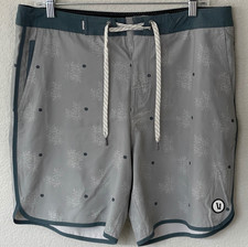 VUORI V314 Cruise Board Shorts Gray Sage Desert Bloom Men's Sz 33